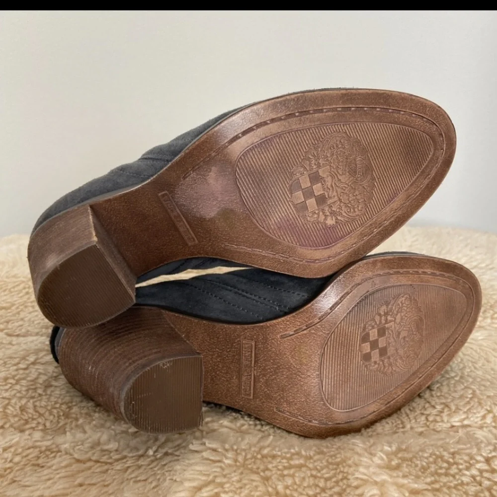 Vince Camuto Francia Ankle Bootie Gray Suede Leather Women's 5.5
